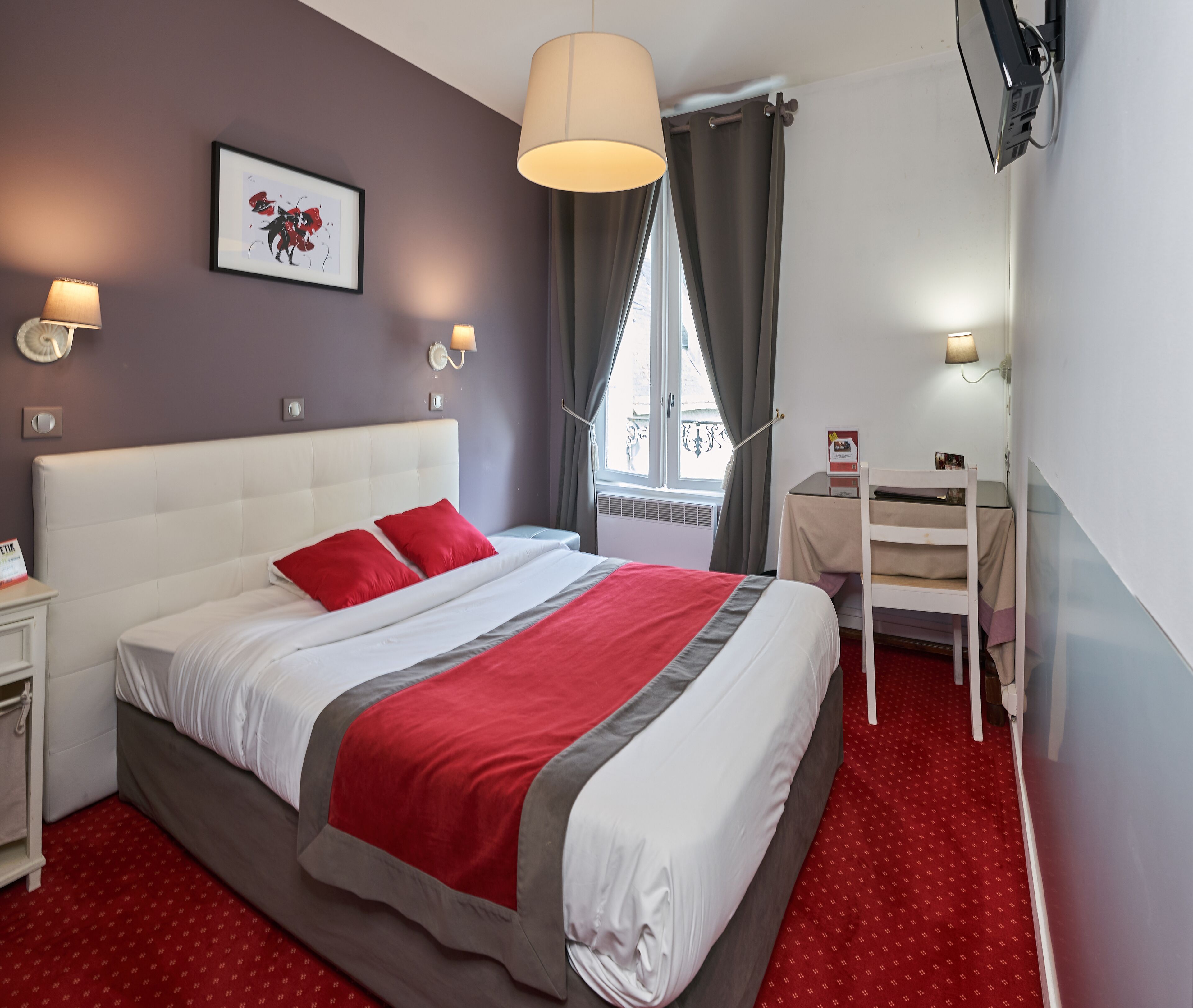 economy double room, 1 double bed | individually decorated, desk, iron/ironing board, free wifi