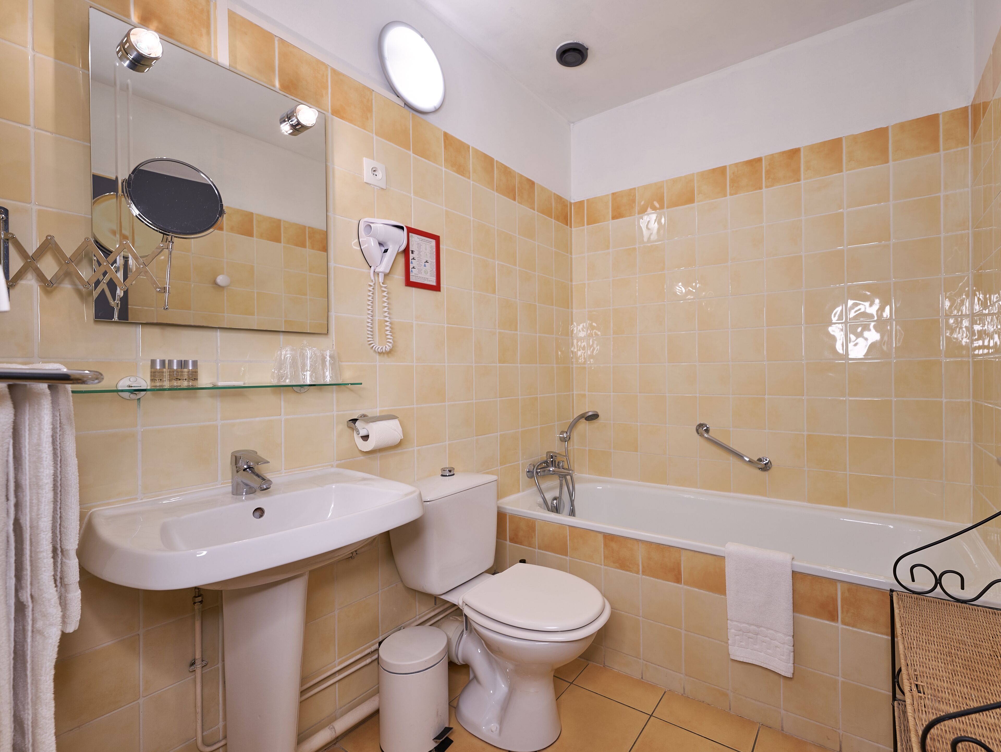 superior triple room | bathroom | free toiletries, hair dryer, towels
