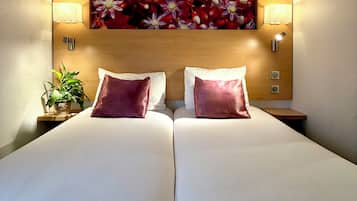 Twin Room | Desk, free cribs/infant beds, free WiFi, bed sheets