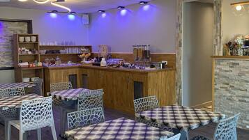 Daily buffet breakfast (EUR 8.5 per person)