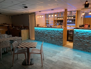 Bar (en la propiedad)