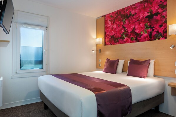 Double Room | Desk, free cots/infant beds, free WiFi, bed sheets