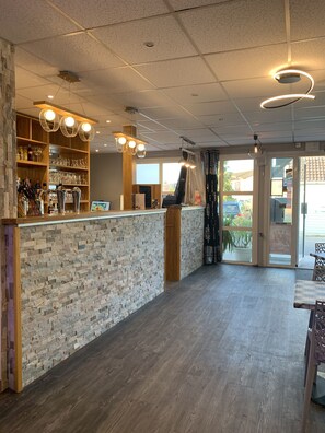 Daily buffet breakfast (EUR 8.5 per person)