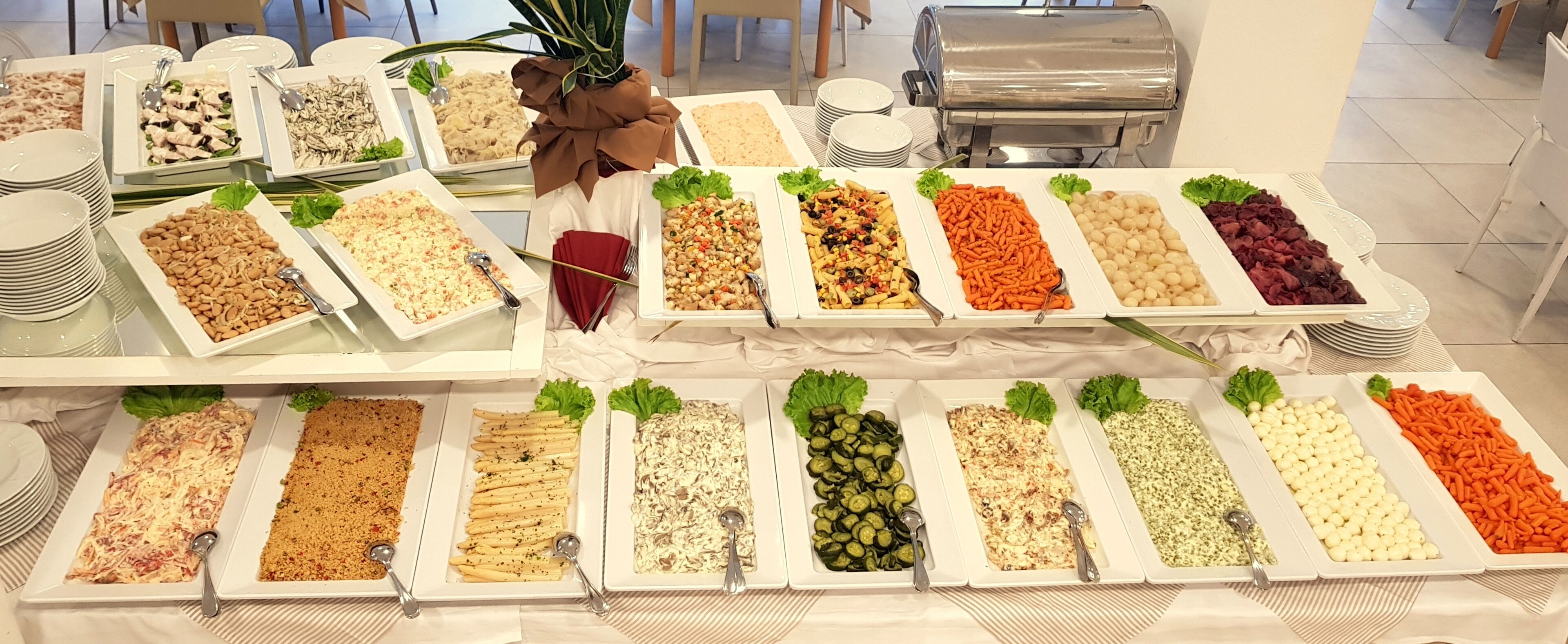 breakfast, lunch and dinner served