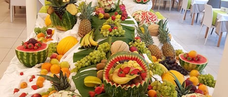 Se sirven desayunos, comidas y cenas