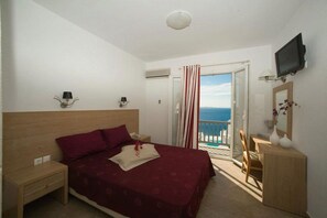 Zimmersafe, Schreibtisch, laptopgeeigneter Arbeitsplatz