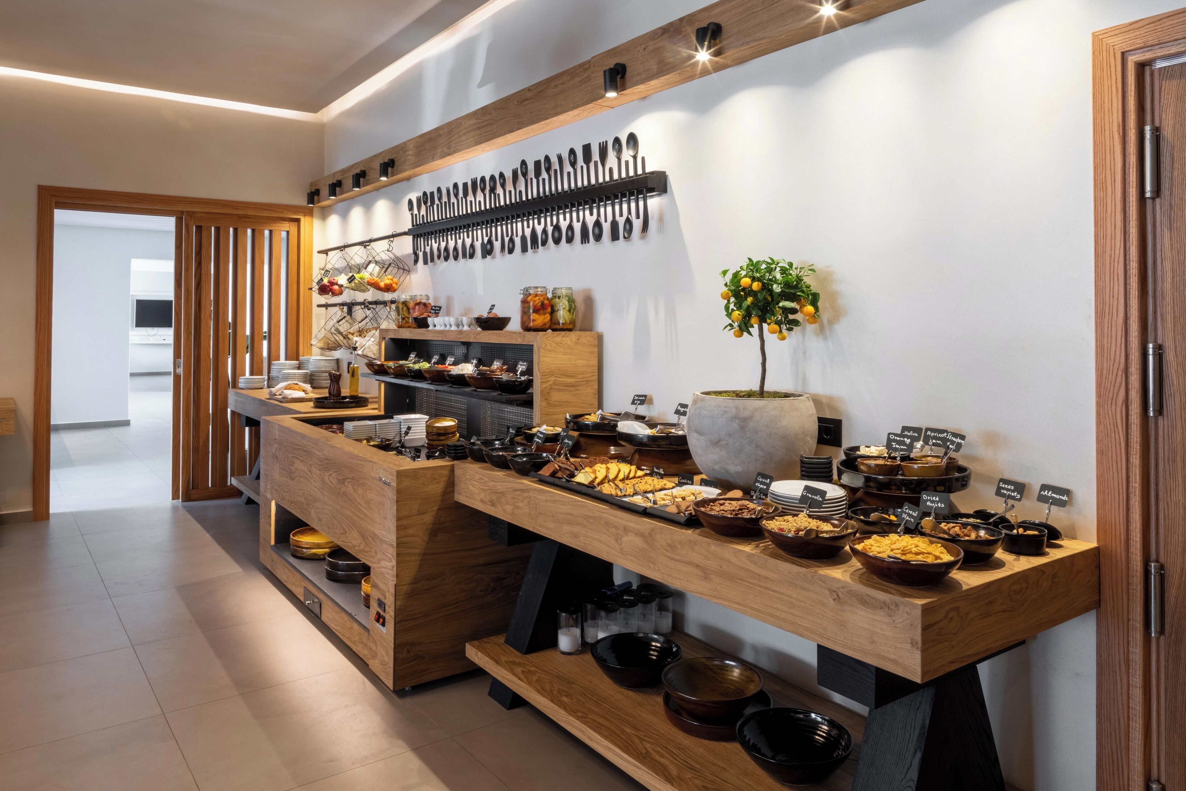 daily buffet breakfast (eur 20 per person)