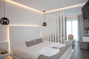 In-room safe, desk, laptop workspace, blackout drapes