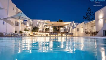 3 piscinas al aire libre, sillones reclinables de piscina