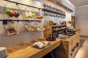 Dagelijks ontbijtbuffet (EUR 20 per persoon)