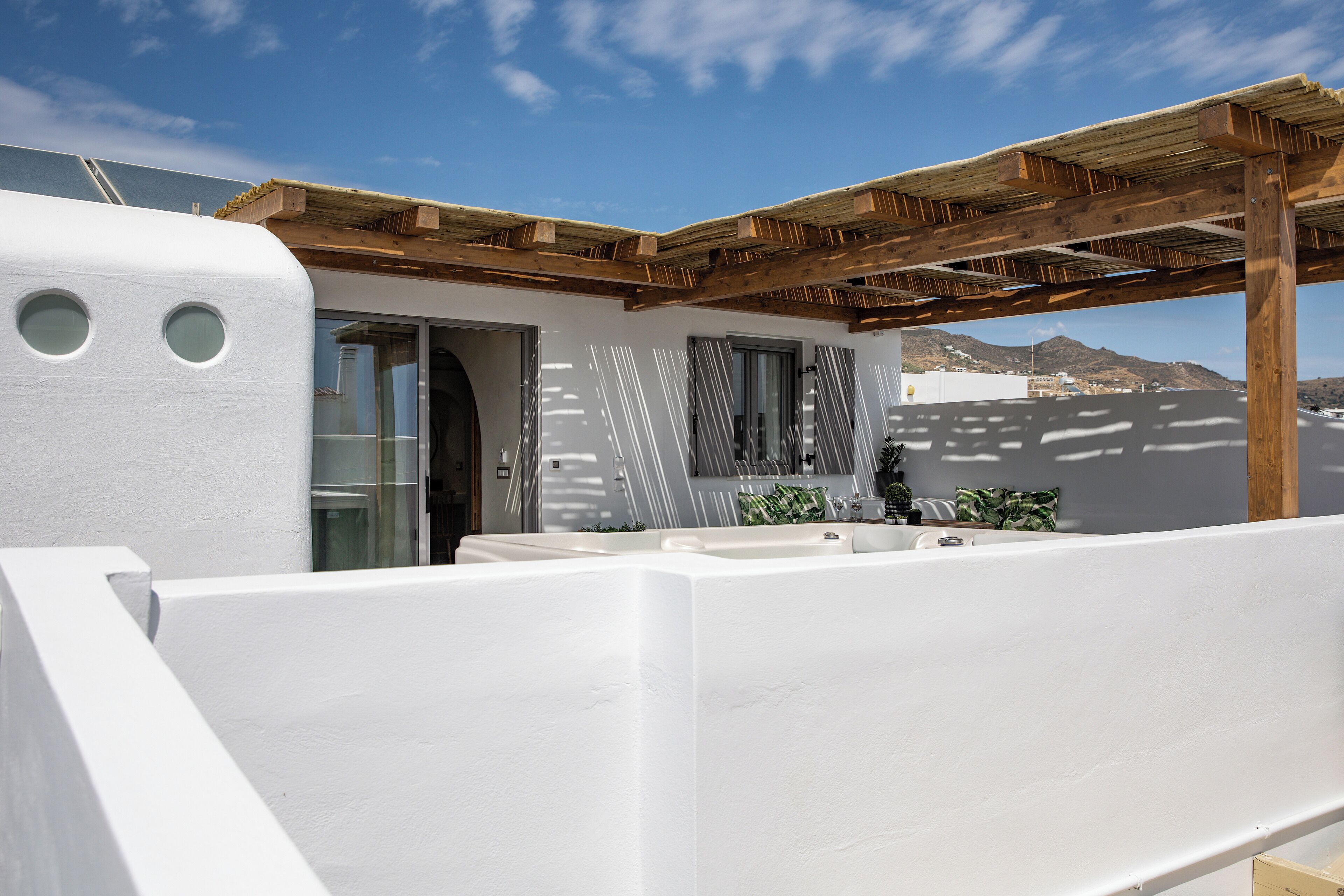 Exclusive Apartment, 2 Bedrooms, Beach View, Oceanfront