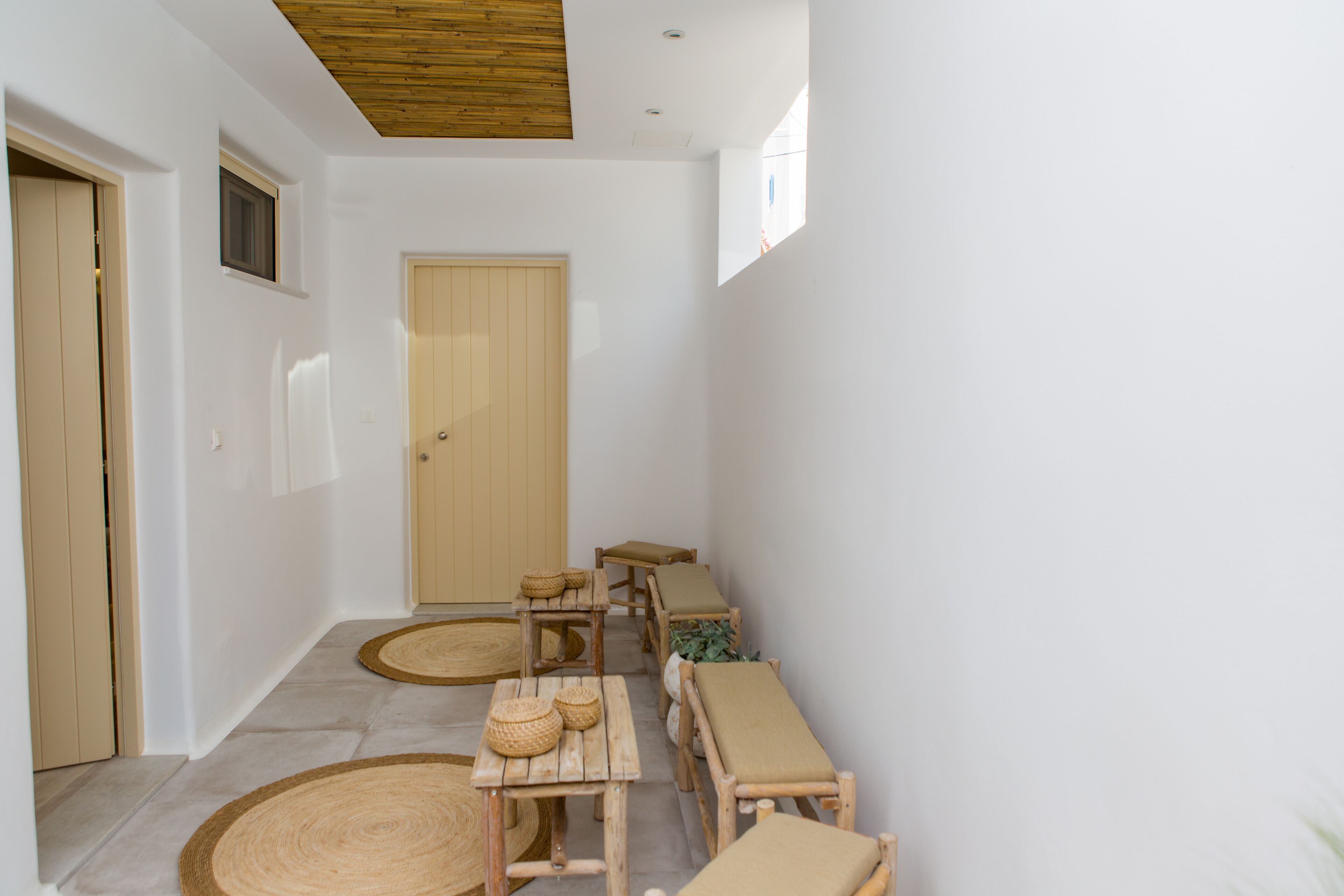 studio (semi - basement) | terrace/patio