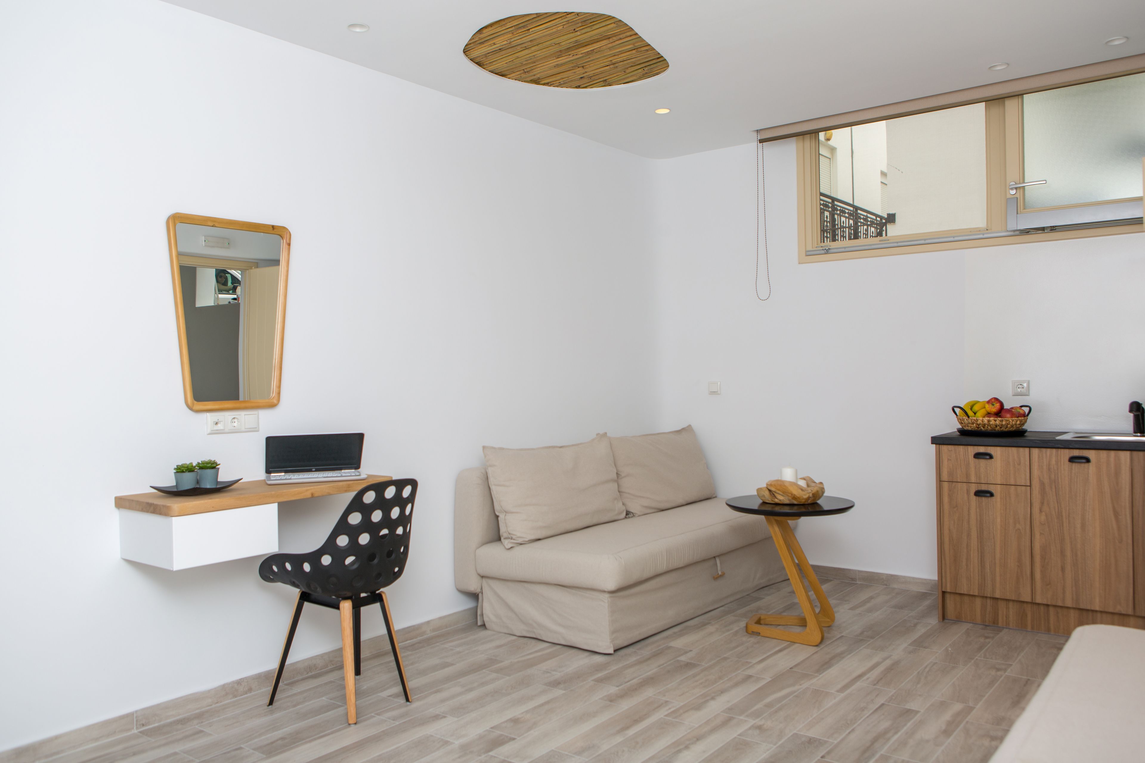 studio (semi - basement) | premium bedding, down duvets, pillow-top beds, in-room safe