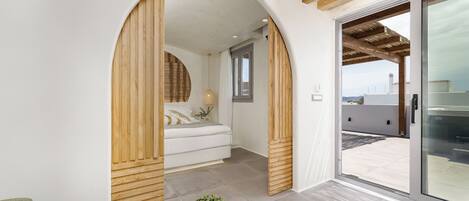 Exclusive Apartment, 2 Bedrooms, Beach View, Oceanfront | Premium bedding, down duvets, pillow-top beds, in-room safe