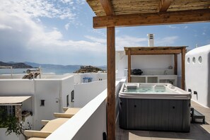 Departamento exclusivo, 2 habitaciones, vista a la playa, frente al océano | Ropa de cama de alta calidad, edredón y camas con pillow-top 