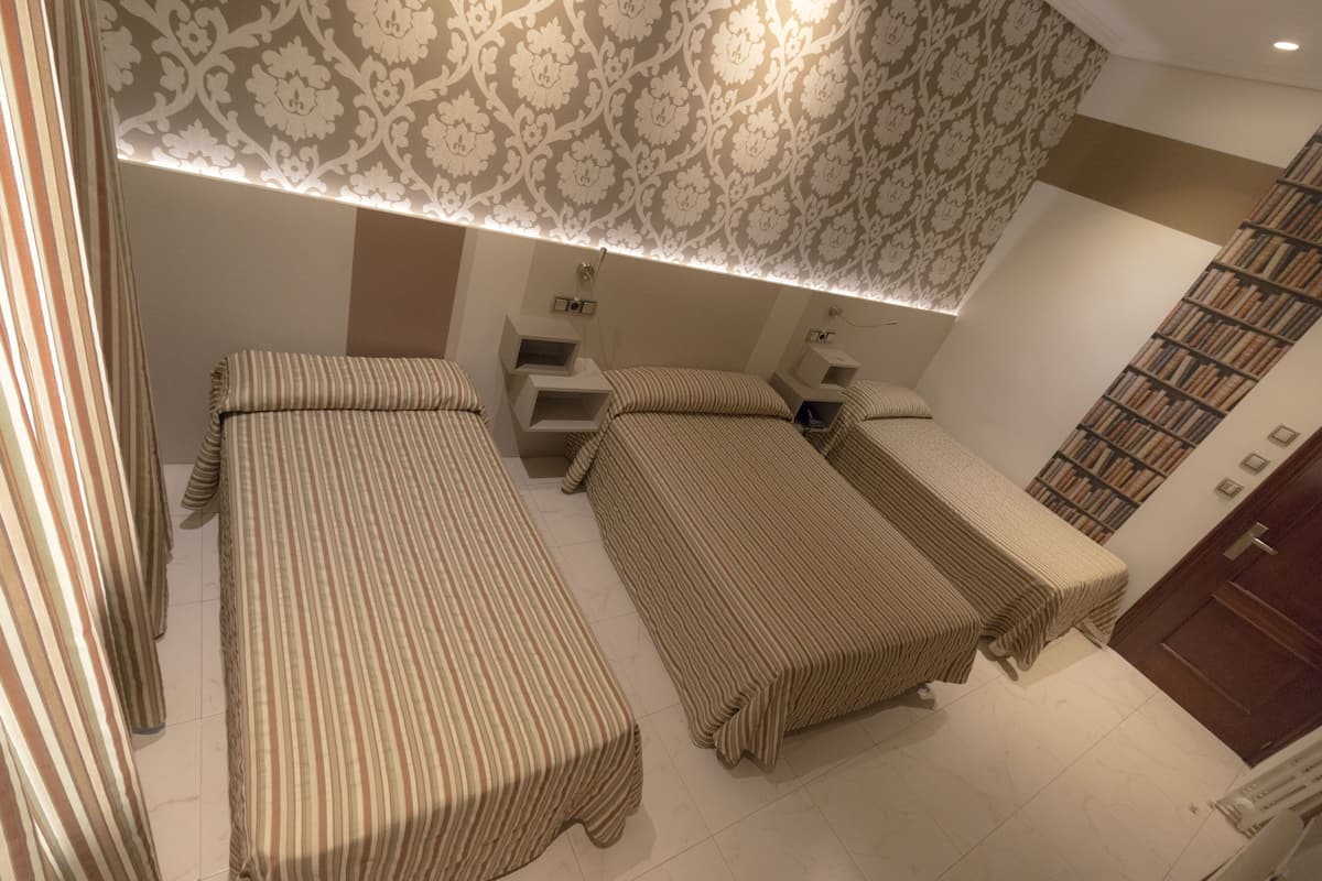 In-room safe, free WiFi, bed sheets