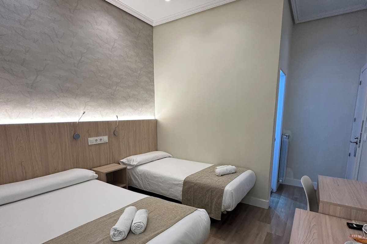 Down comforters, in-room safe, WiFi (free), bed sheets