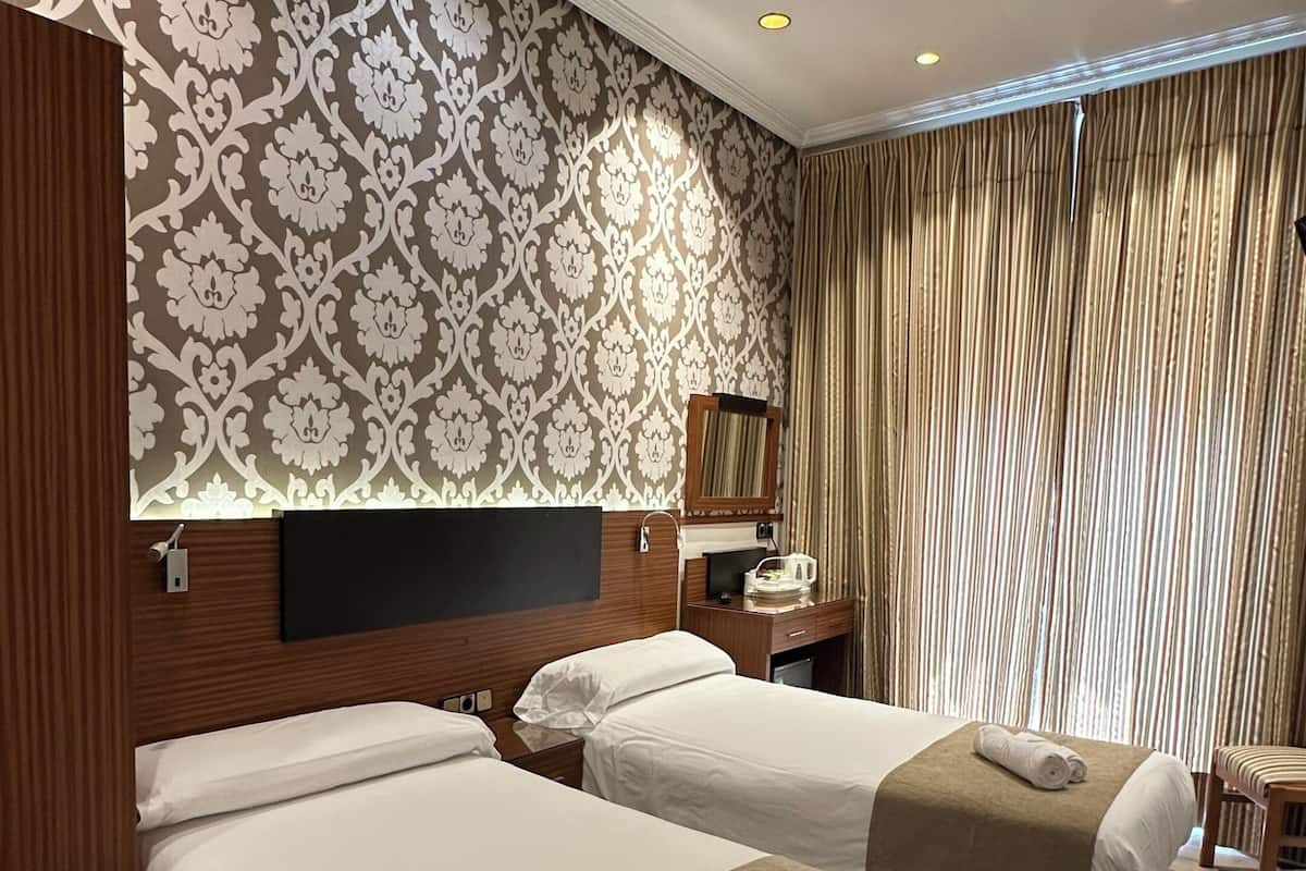 Down comforters, in-room safe, WiFi (free), bed sheets
