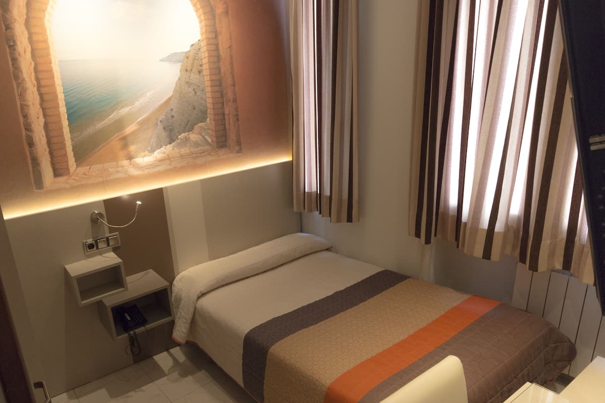 Single Room | In-room safe, free WiFi, bed sheets