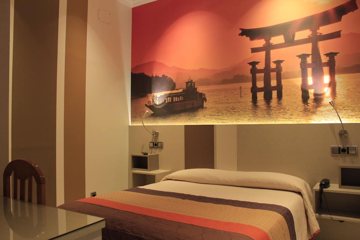 Double Room | In-room safe, free WiFi, bed sheets