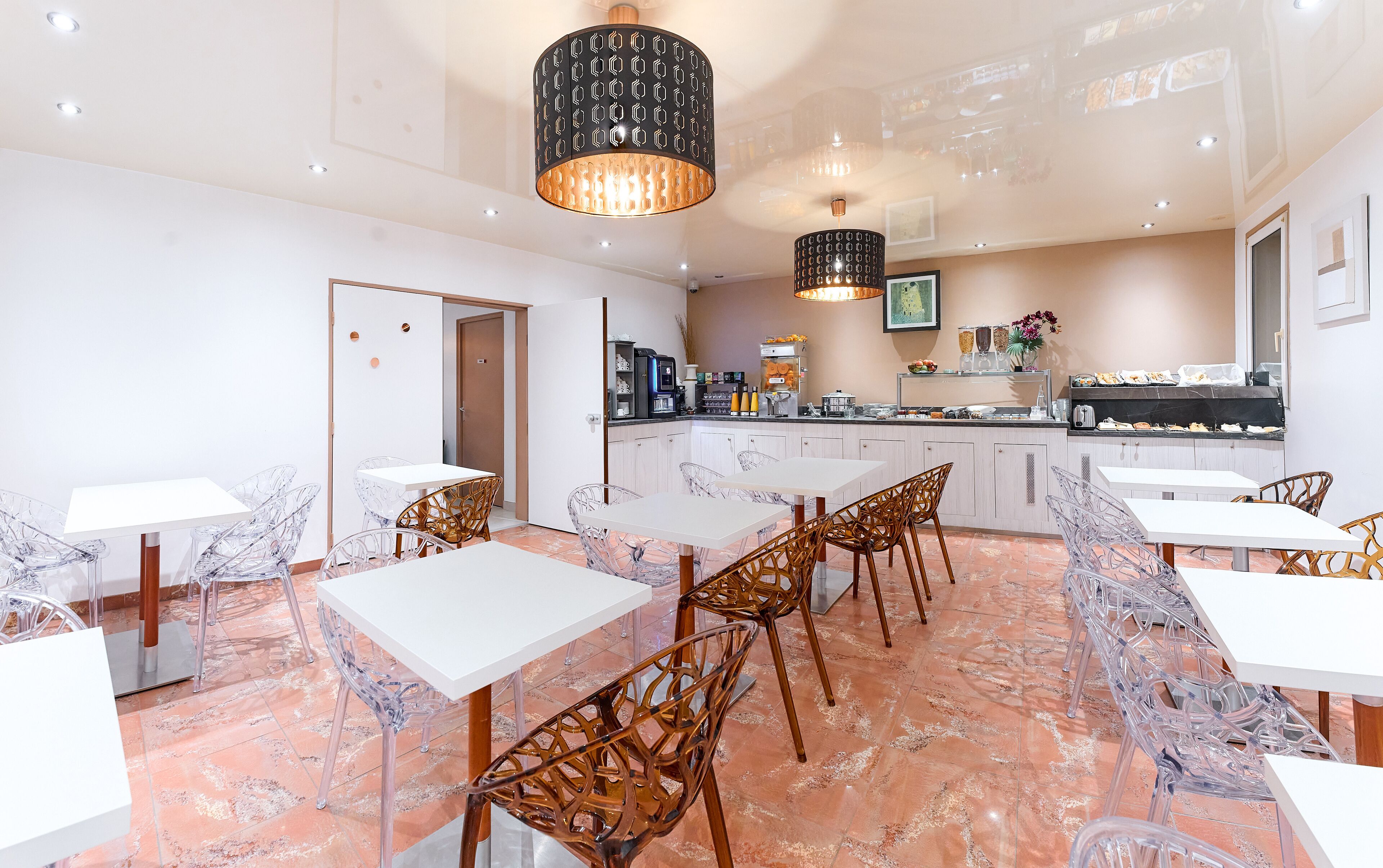 Frokostbuffé hver dag (EUR 13.50 per person)