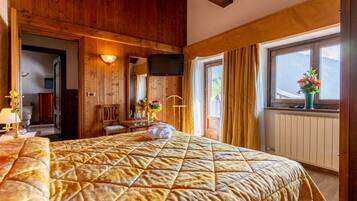 Suite (2 pax) | Schreibtisch, Verdunkelungsvorhänge, schallisolierte Zimmer