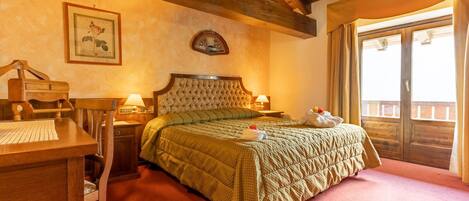 Suite (4 pax) | Escritorio, cortinas opacas, sistema de insonorización y wifi gratis