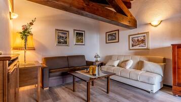 Suite (2 pax) | Una scrivania, tende oscuranti, insonorizzazione, Wi-Fi gratuito