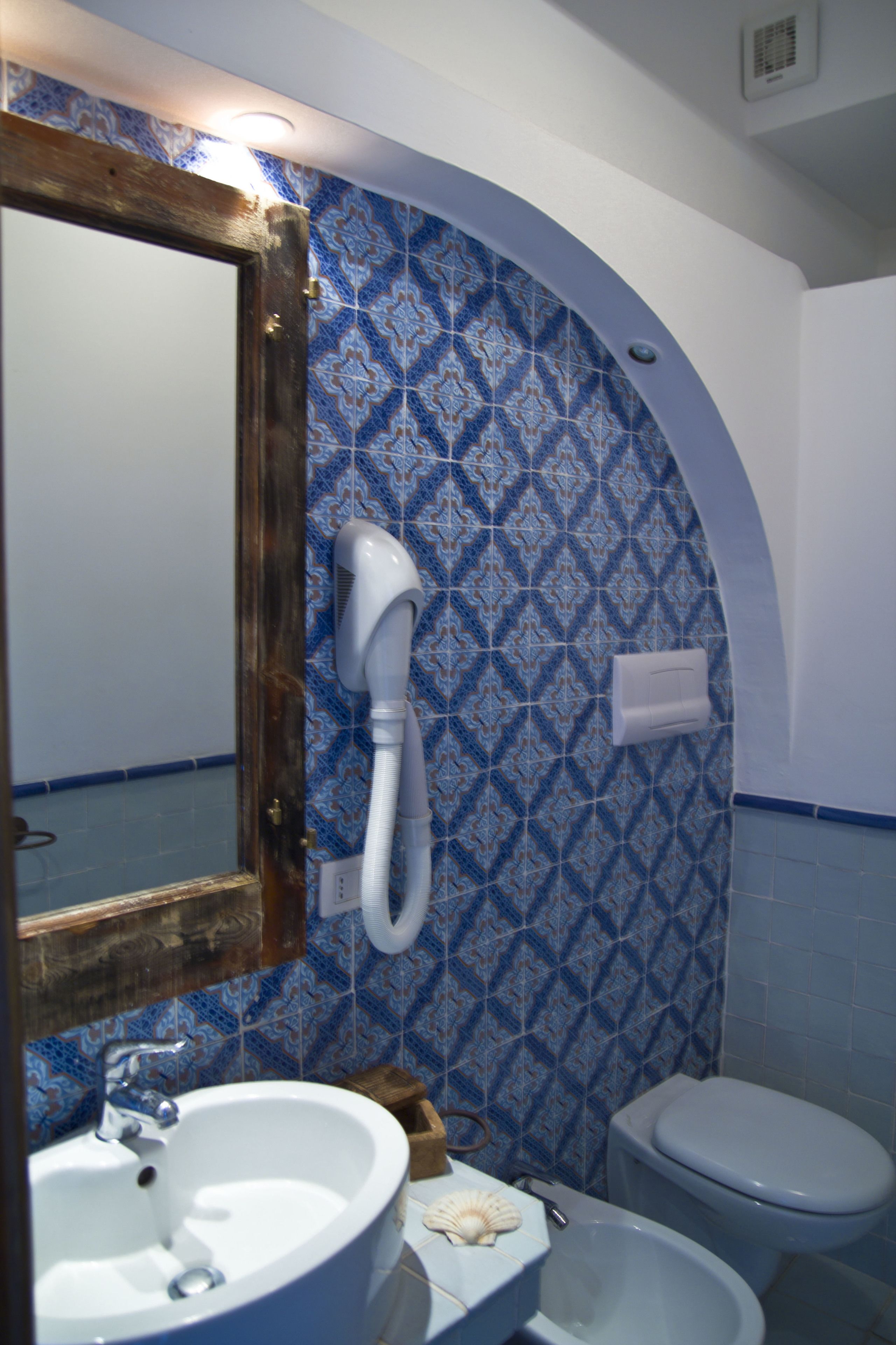 shower, free toiletries, hair dryer, bathrobes