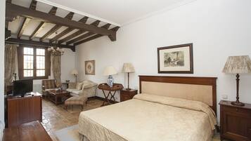 Deluxe Double Room | Free cribs/infant beds, bed sheets, wheelchair access