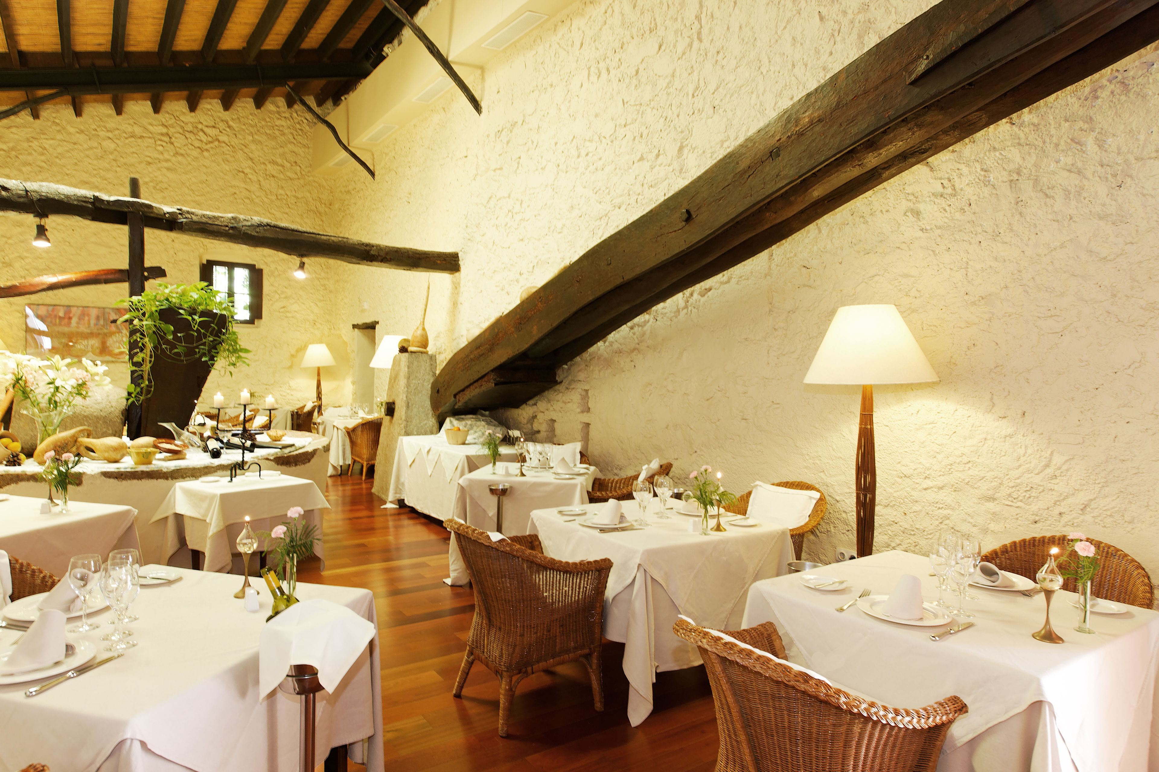 Breakfast, lunch, dinner served; Mediterranean cuisine 