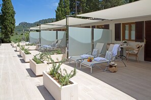 Suite Junior, terrasse | Vue sur le jardin