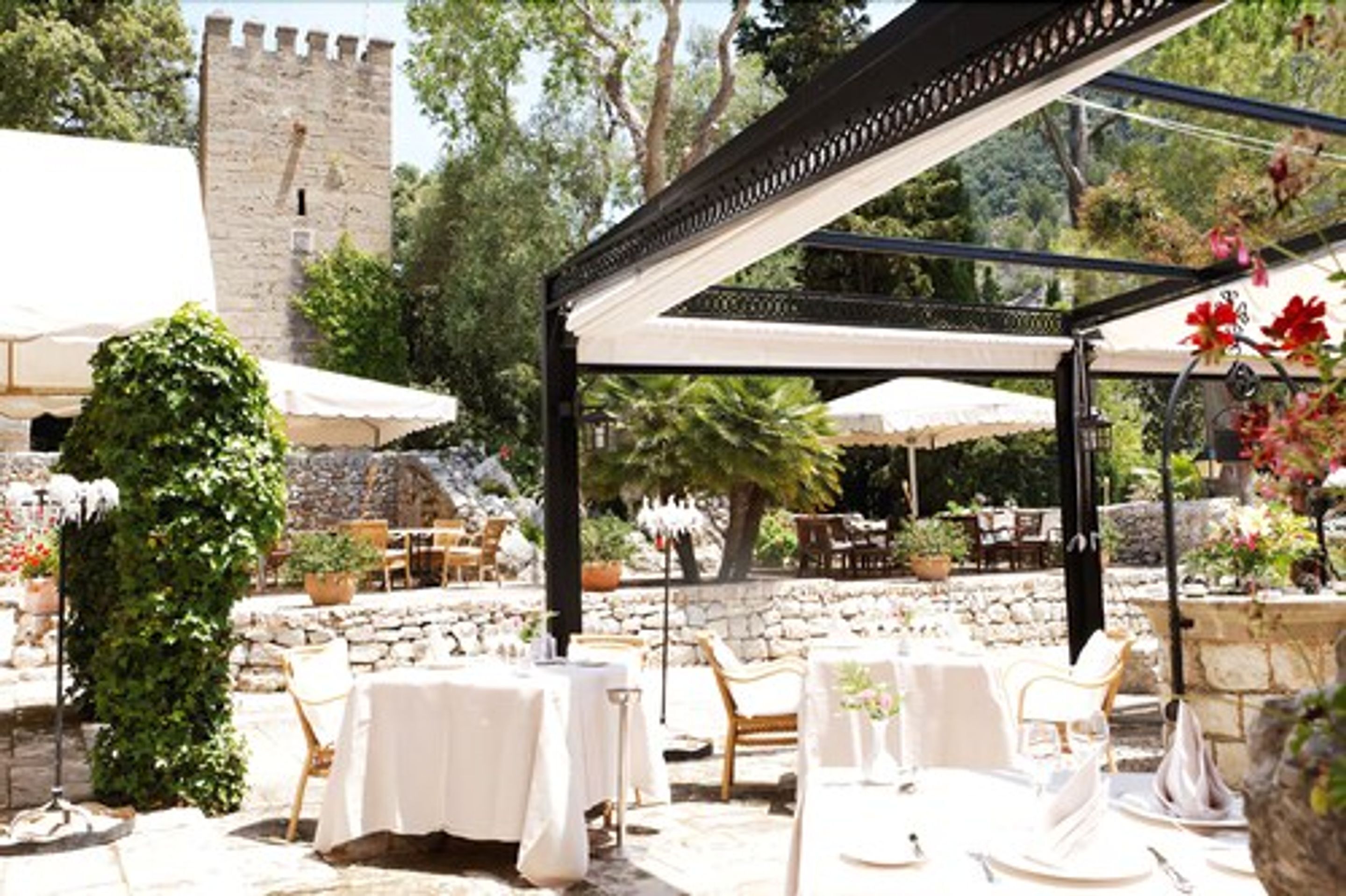 breakfast, lunch, dinner served; mediterranean cuisine