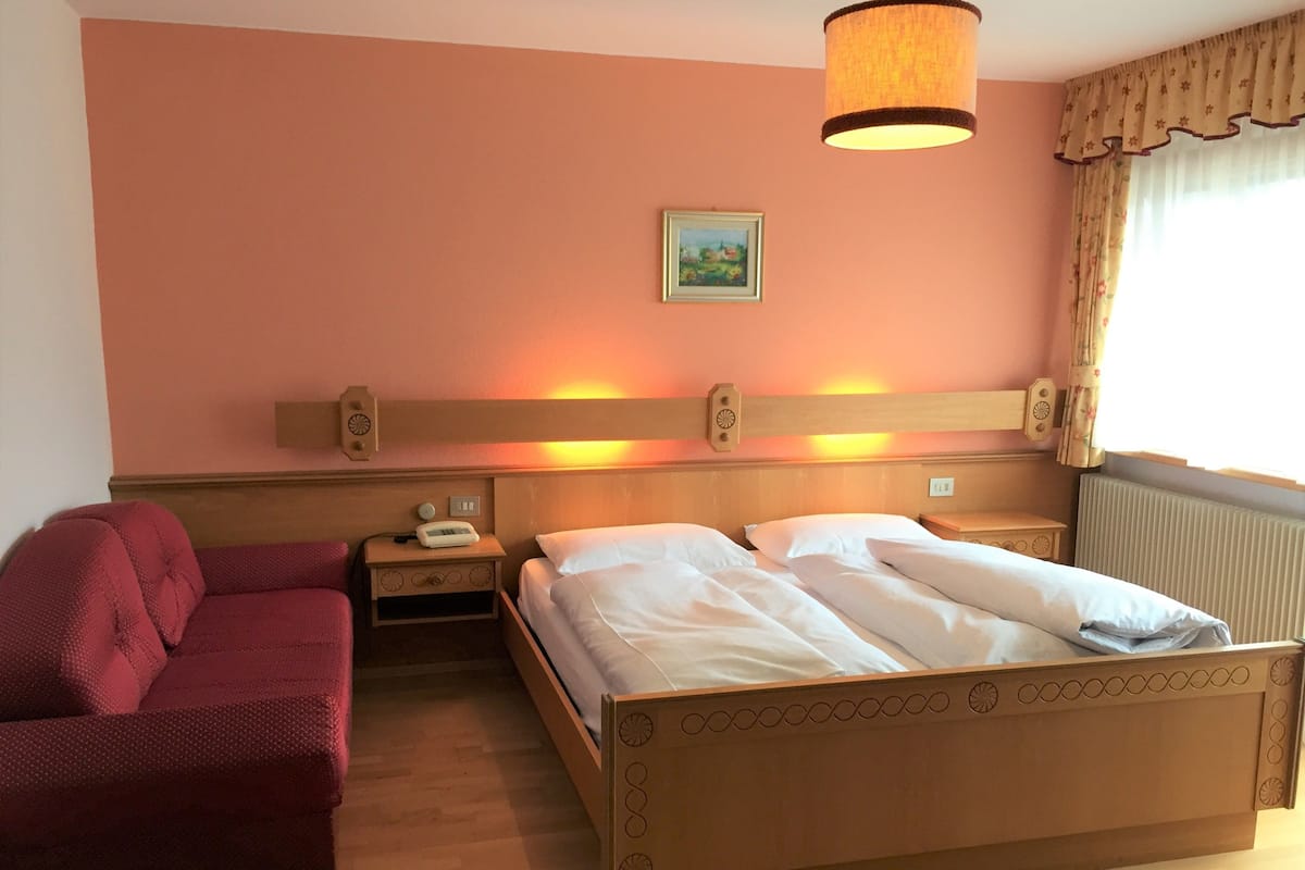 Standard Room, Annex Building | Down comforters, in-room safe, desk, blackout drapes