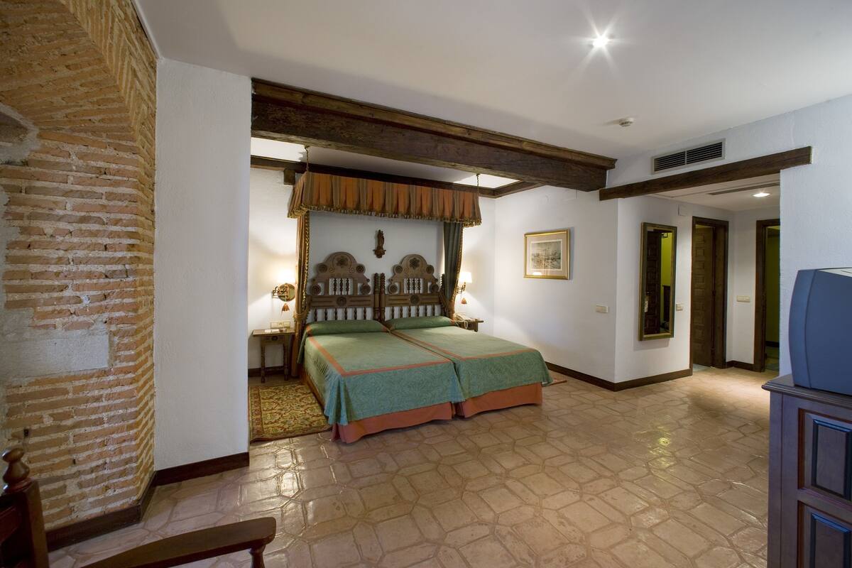 1 bedroom, premium bedding, minibar, in-room safe