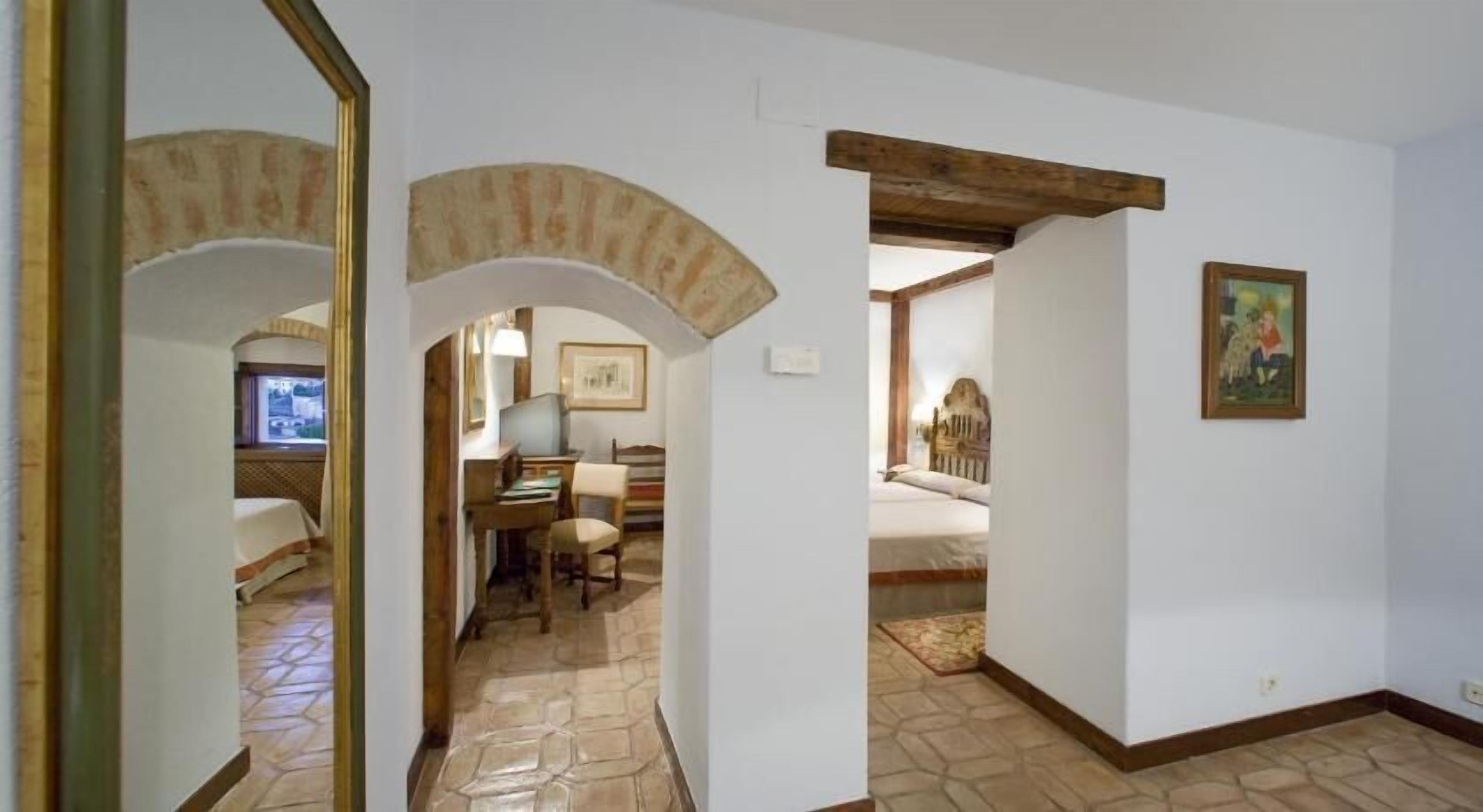 Ropa de cama de alta calidad, edredón y minibar 