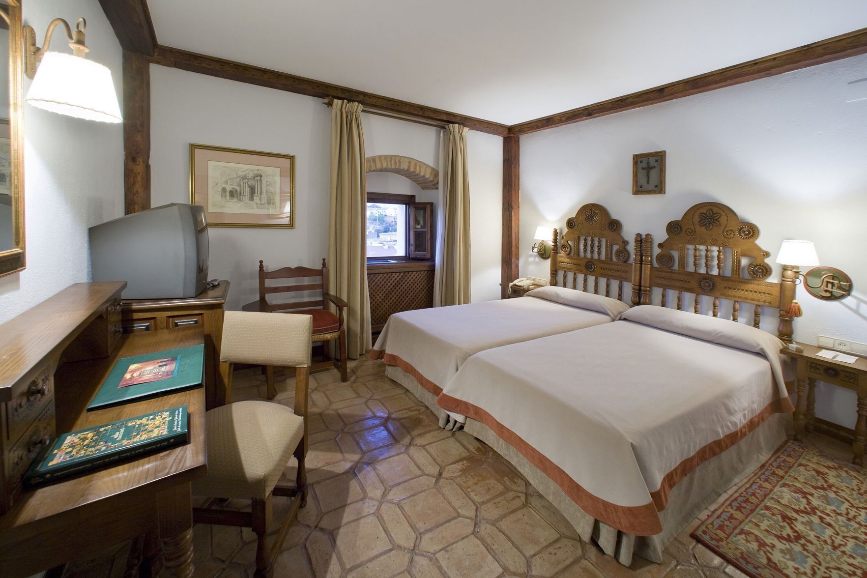 Ropa de cama de alta calidad, edredón y minibar 