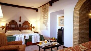 Premium bedding, minibar, in-room safe, desk