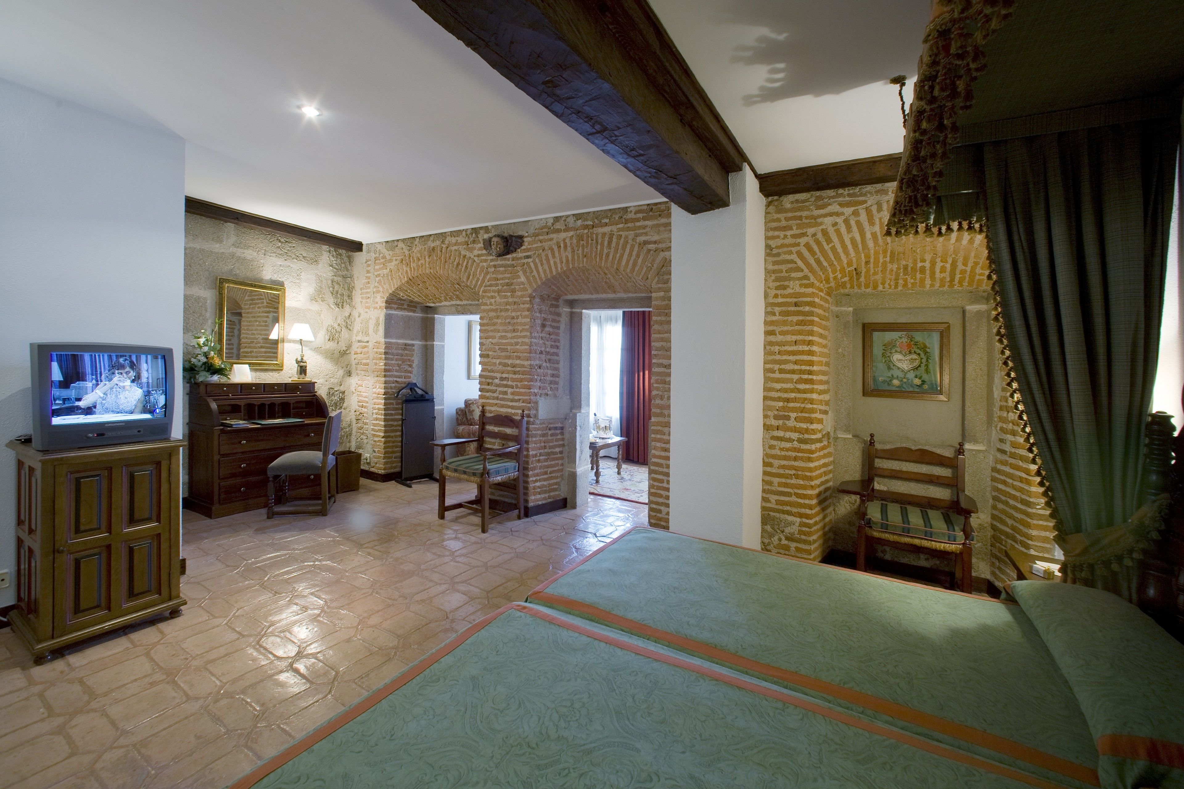 1 bedroom, premium bedding, minibar, in-room safe