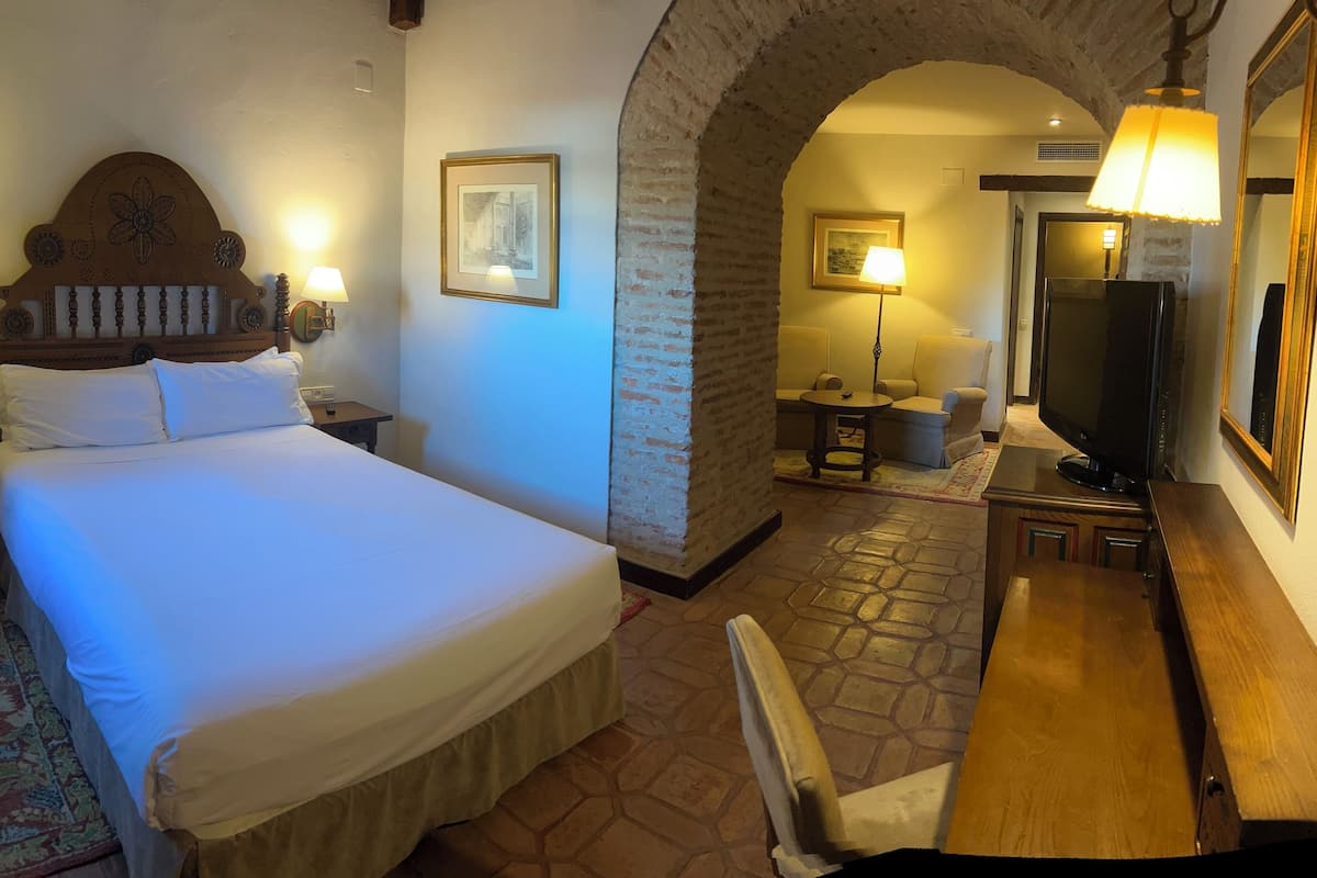 Roba de llit d'alta qualitat, minibar i caixa forta a l'habitació