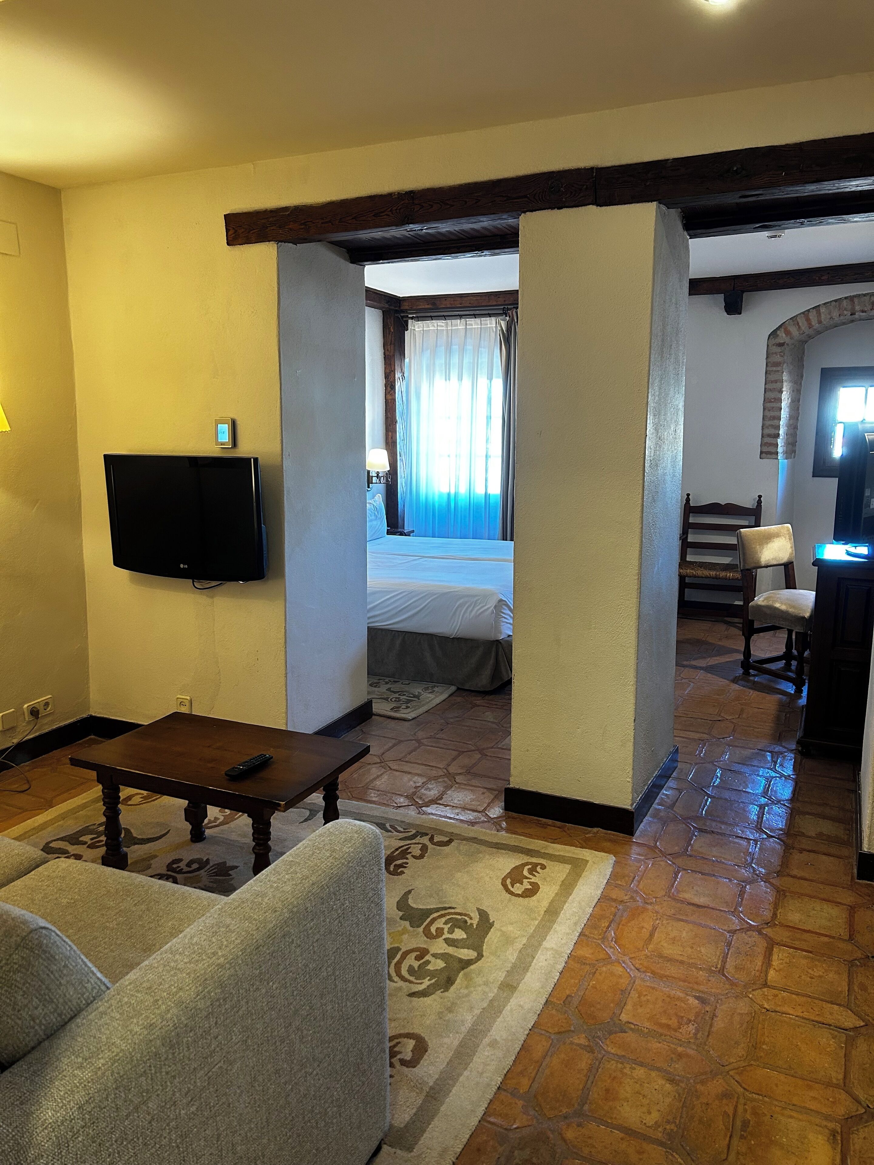 Hochwertige Bettwaren, Minibar, Zimmersafe, Schreibtisch