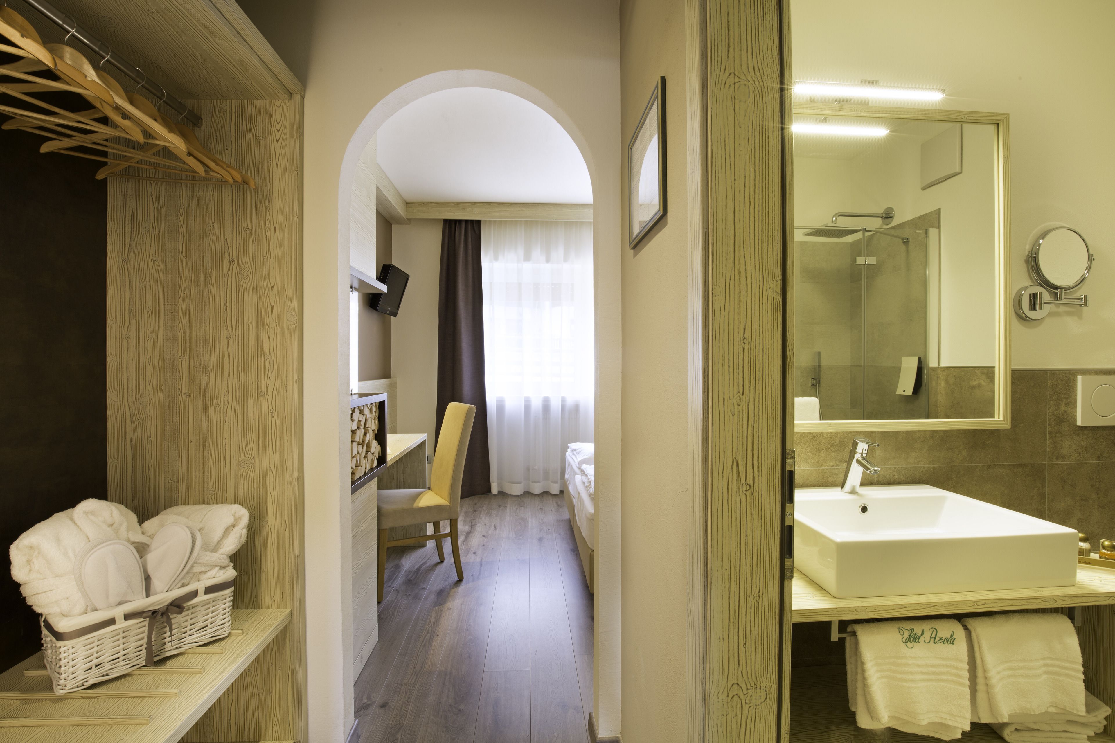 camera matrimoniale/doppia con letti singoli | 1 bedroom, down duvets, in-room safe, desk