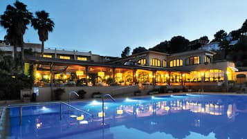 Outdoor pool, pool umbrellas, pool loungers