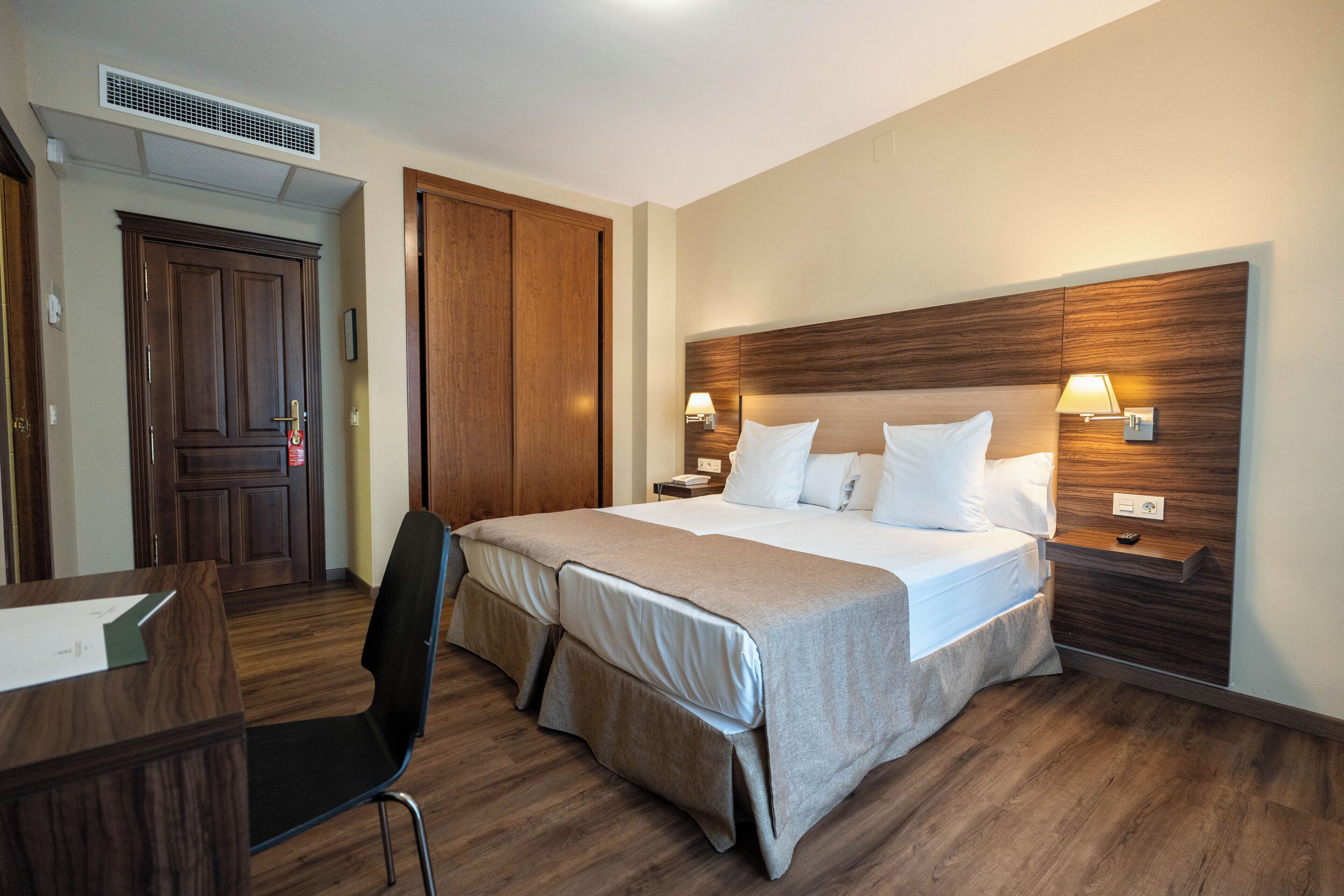 In-room safe, desk, free WiFi, bed sheets