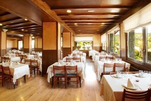 Ontbijt (EUR 12.40 per persoon)