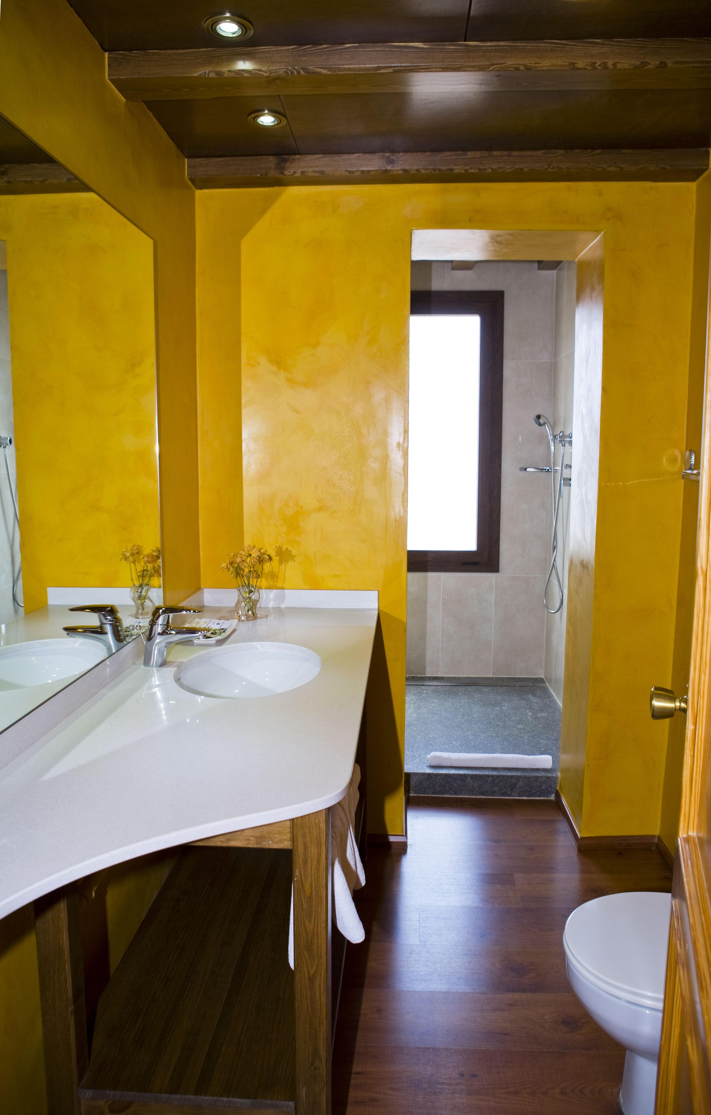 double room | bathroom | shower, free toiletries, hair dryer, towels