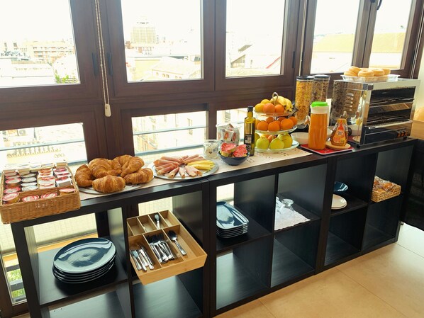 Breakfast meal - Hotel Alameda Malaga (Málaga)