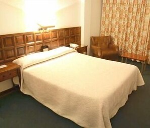 Desk, soundproofing, rollaway beds, WiFi