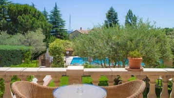 Superior Double Room, Pool View | Terrace/patio