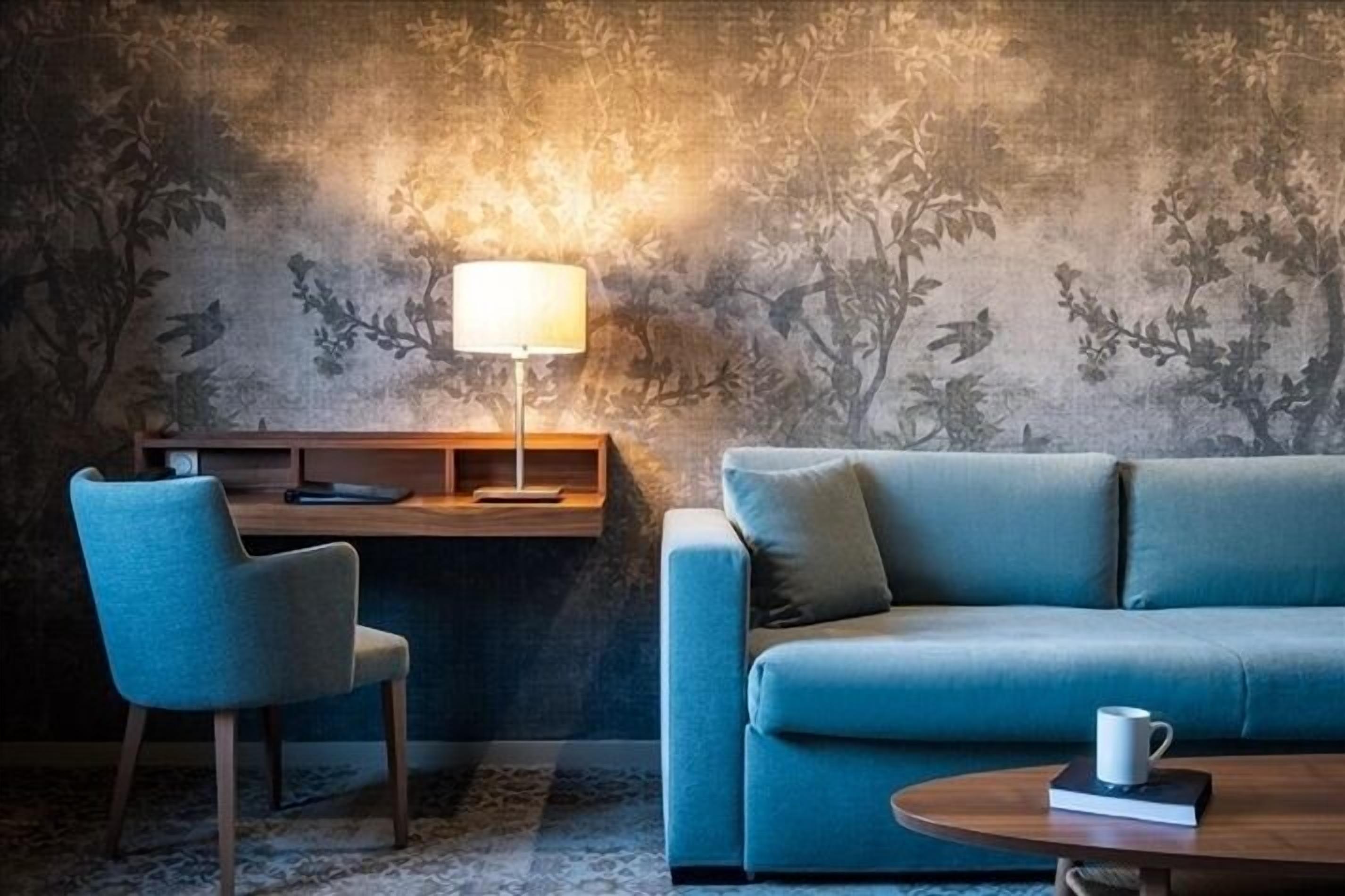 honeymoon suite, 1 double bed | minibar, in-room safe, individually decorated, individually furnished